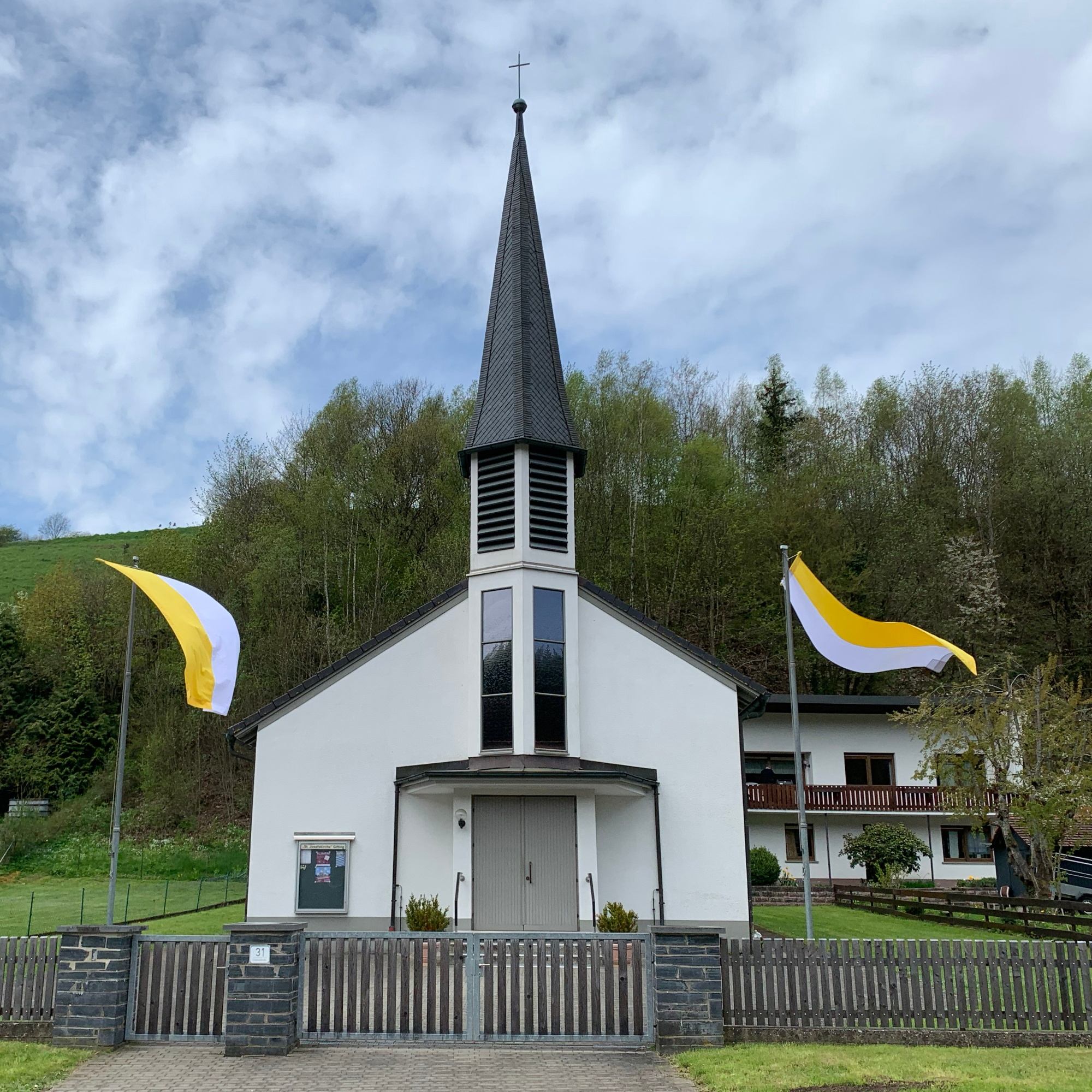 Aussenansicht_St_Josef_Gifting