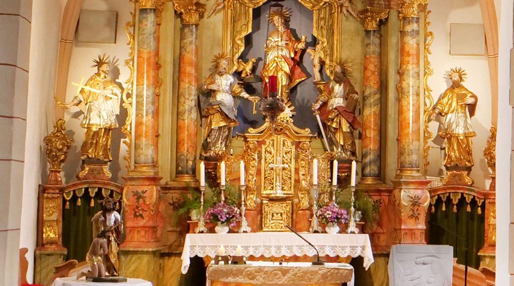 Blick auf den Altar in der Kirche in Posseck